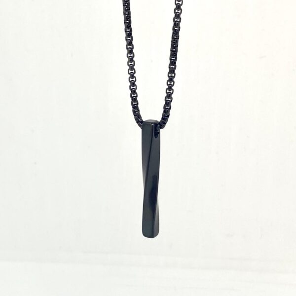 Full Black Twisted Bar Necklace